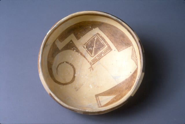 1994-15 Jeddito Bowl with Avian Design Interior and “Set 60” Glyphs