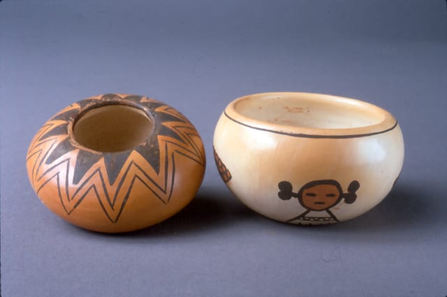 1994-18 Small Seed Pot with Star Design