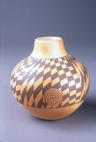 1994-09 Jar with Diamond and Swirl Design