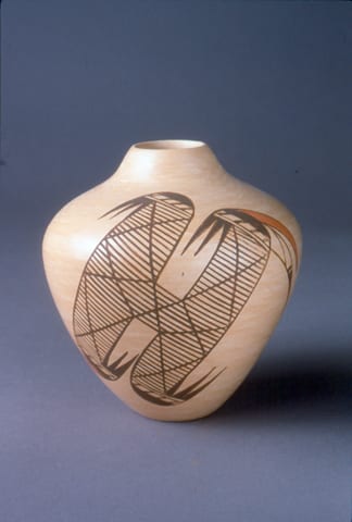 1994-04 Jar with Bird-Wing Design