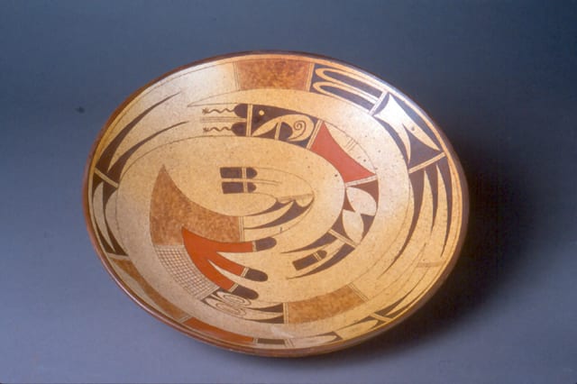 1995-14 Thin Plate with Continuous Feather Design