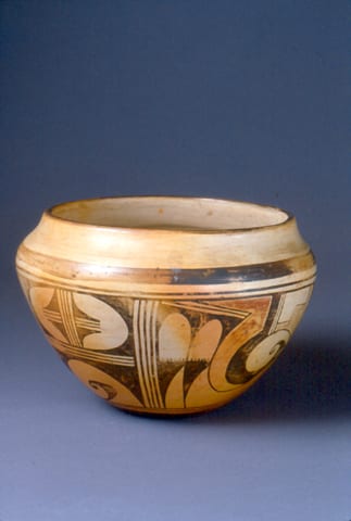1995-09 Polychrome Pot