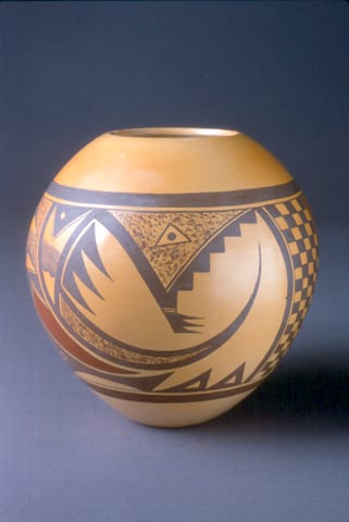 1995-13 Globular Pot with Abstract Design