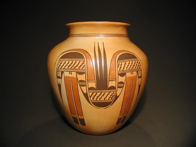 1999-08 Large Vase with Nampeyo Spider Design