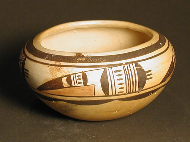 2003-07 Bowl with Simple Avian Design