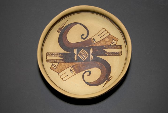 2007-03 Modern Sikyatki Bowl – Avian Interior with Glyphs – “Chakoptewa.”