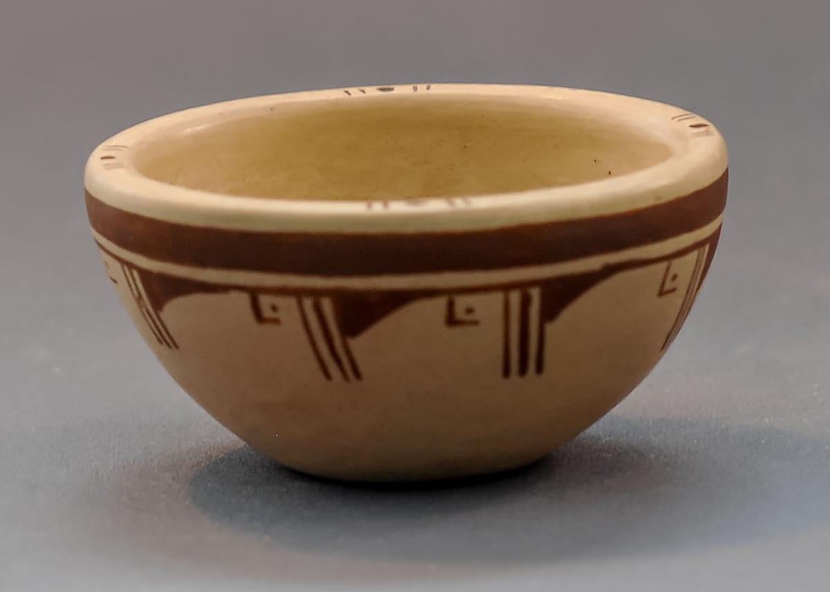 2013-21 Tiny Bowl with Rim and Monochromatic Design