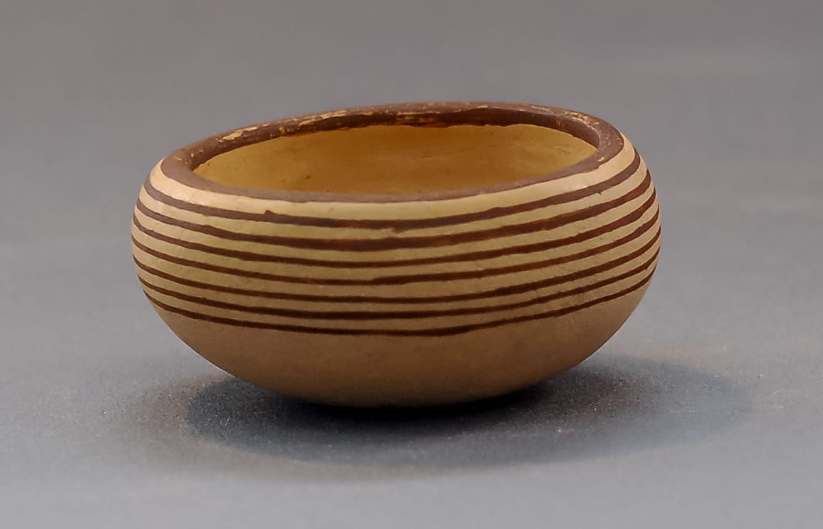 2013-22 Tiny Bowl with Seven Exterior Lines