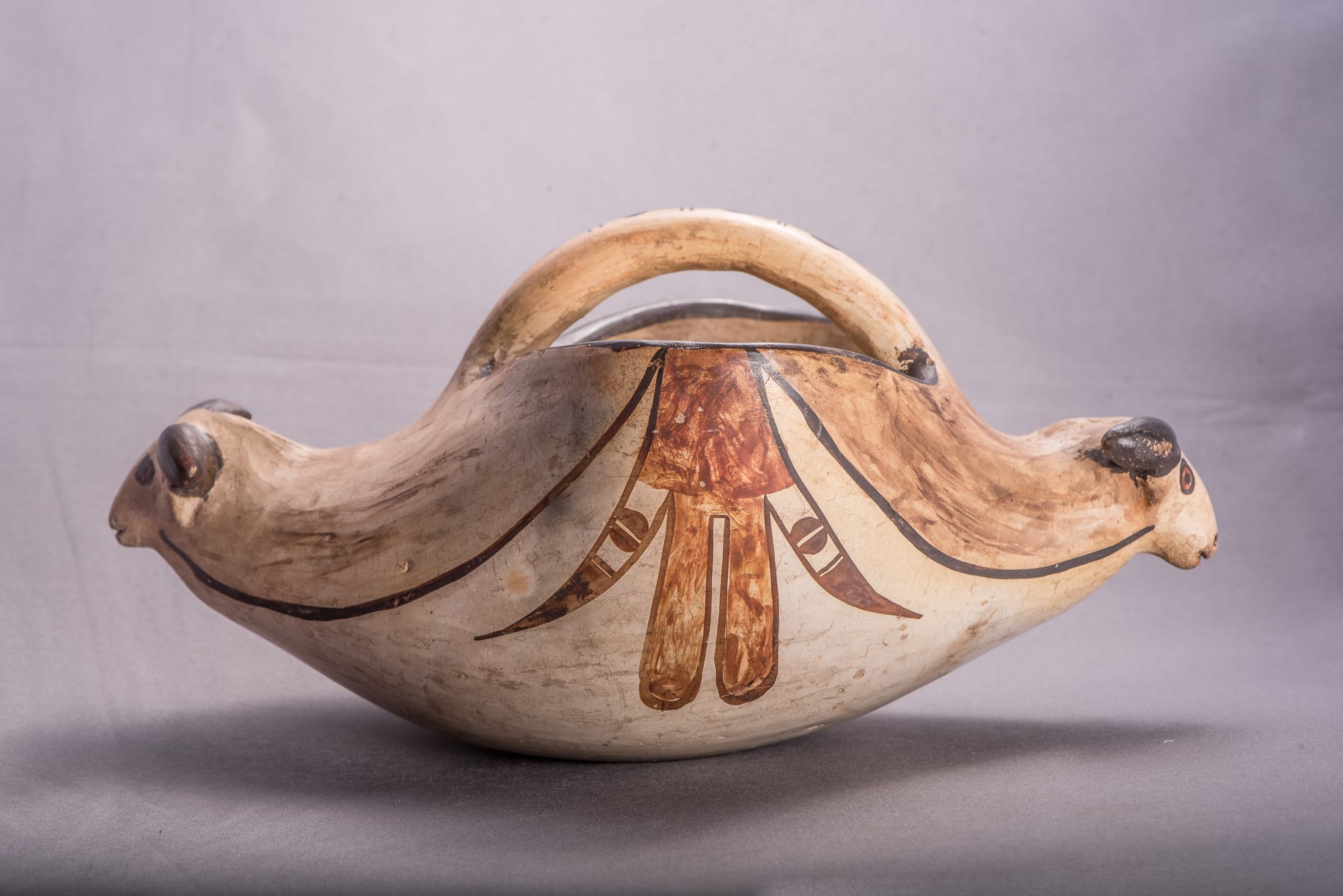 2014-17 Effigy pot with mountain sheep heads and handle