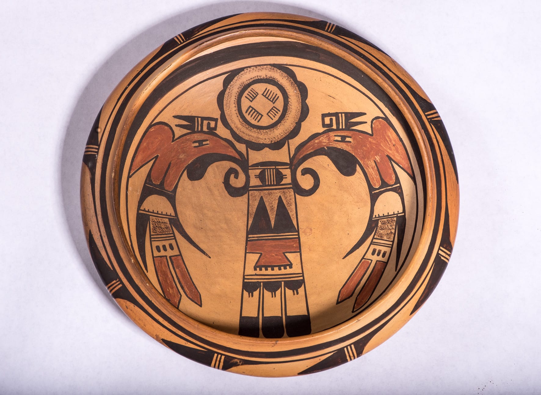 2014-18 Shallow bowl with everted rim, man-eagle design