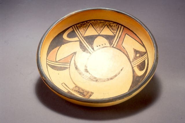 1960-01 Bowl with Avian Design