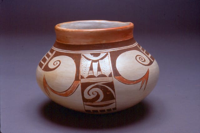1991-03 Large Underfired Jar with Eagle-Tail Design
