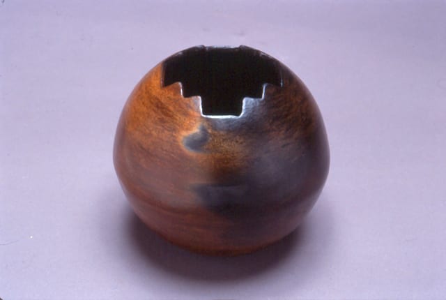 1991-07 Navajo Jar with Rug-Design Opening