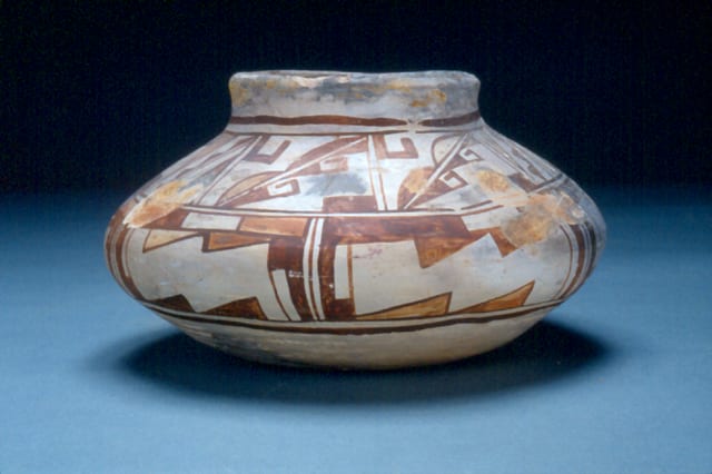 1992-05 Polacca “D” Jar – Geometric Motifs