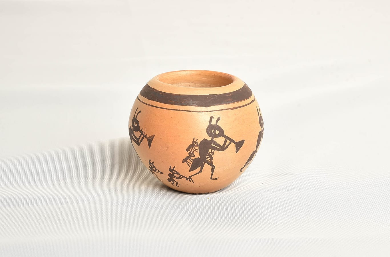 2015-07 Small ant pot