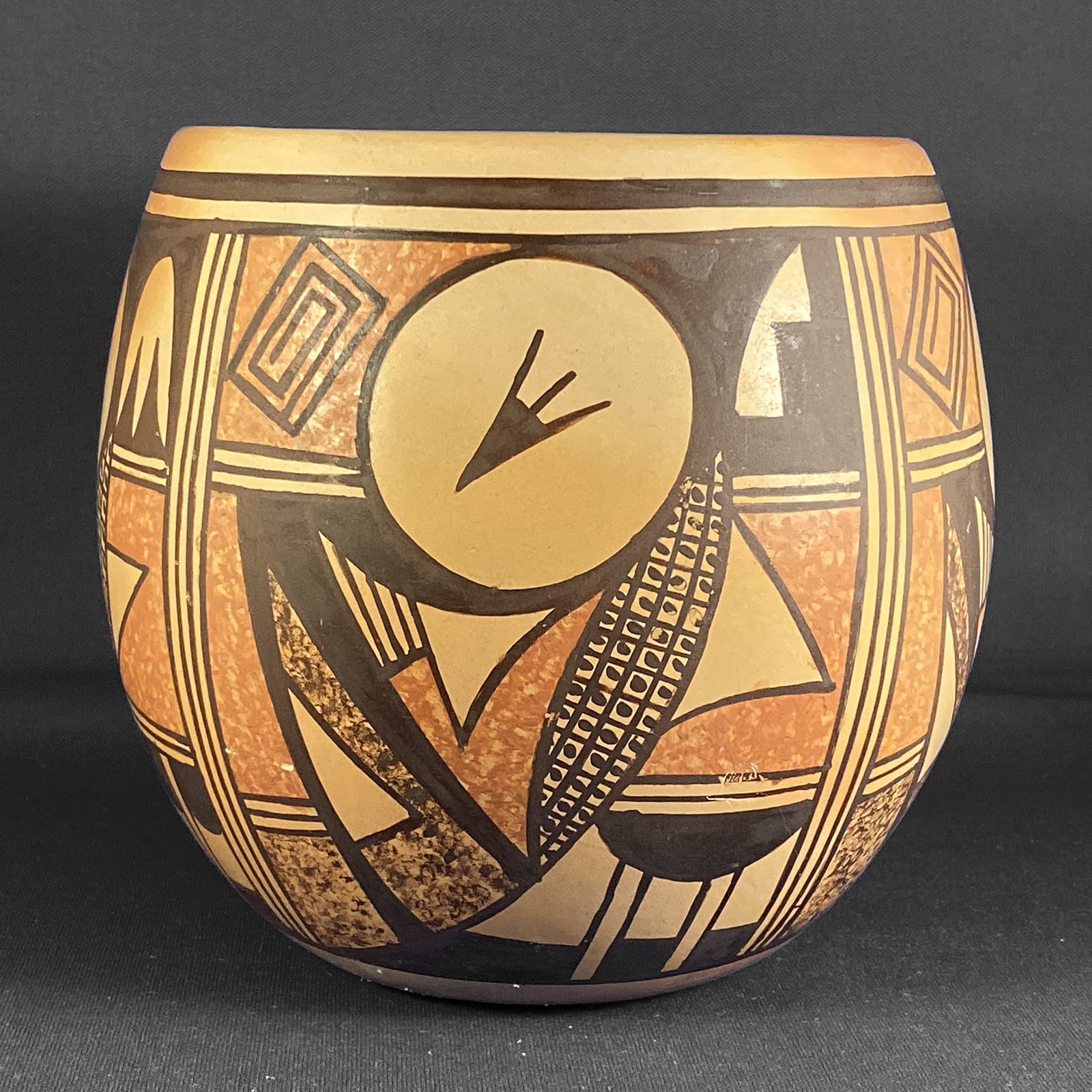 2018-12 Jar with corn and geometric motifs