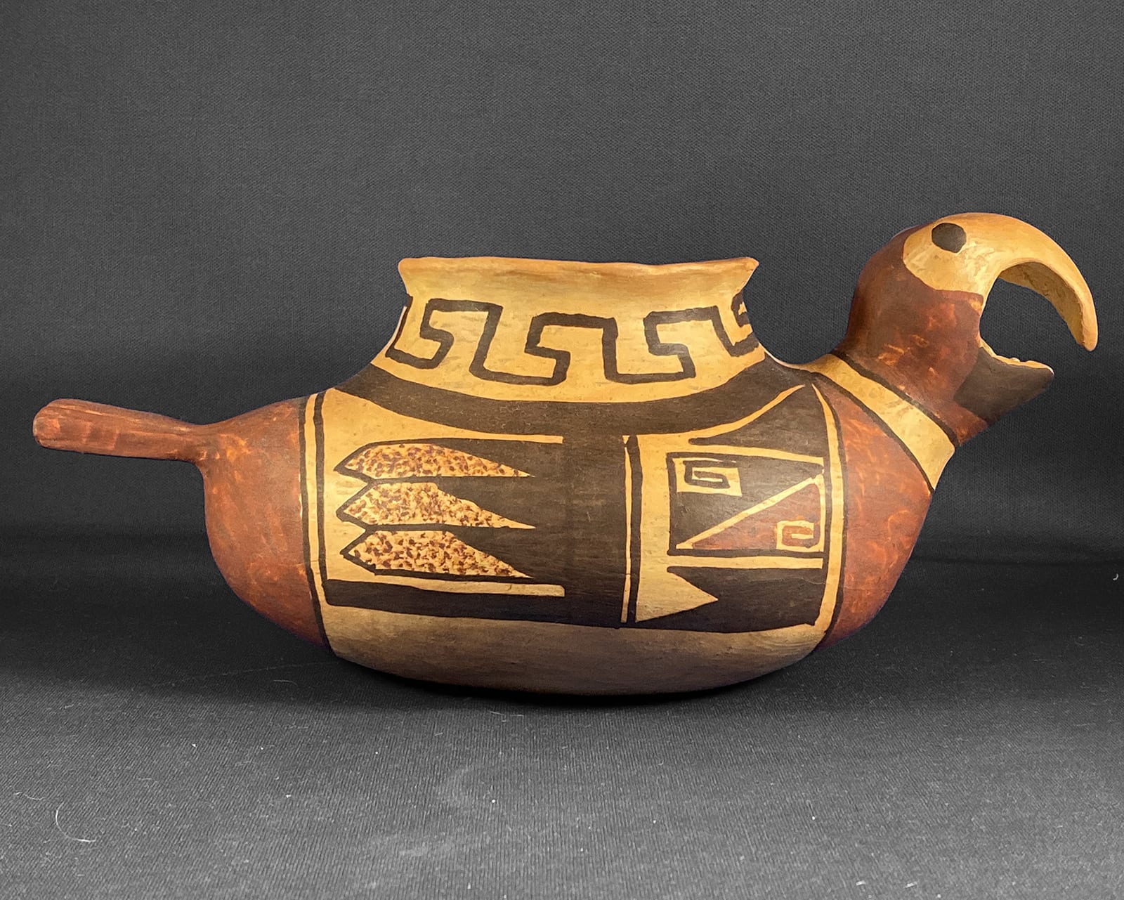 2019-06  Modern Sikyatki bird effigy pot