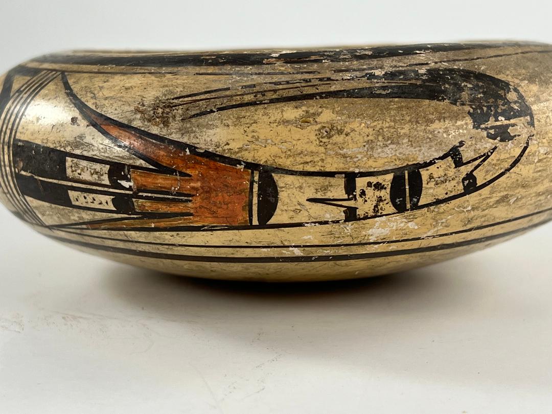 2021-09 Bowl with spectacular but eroded designs