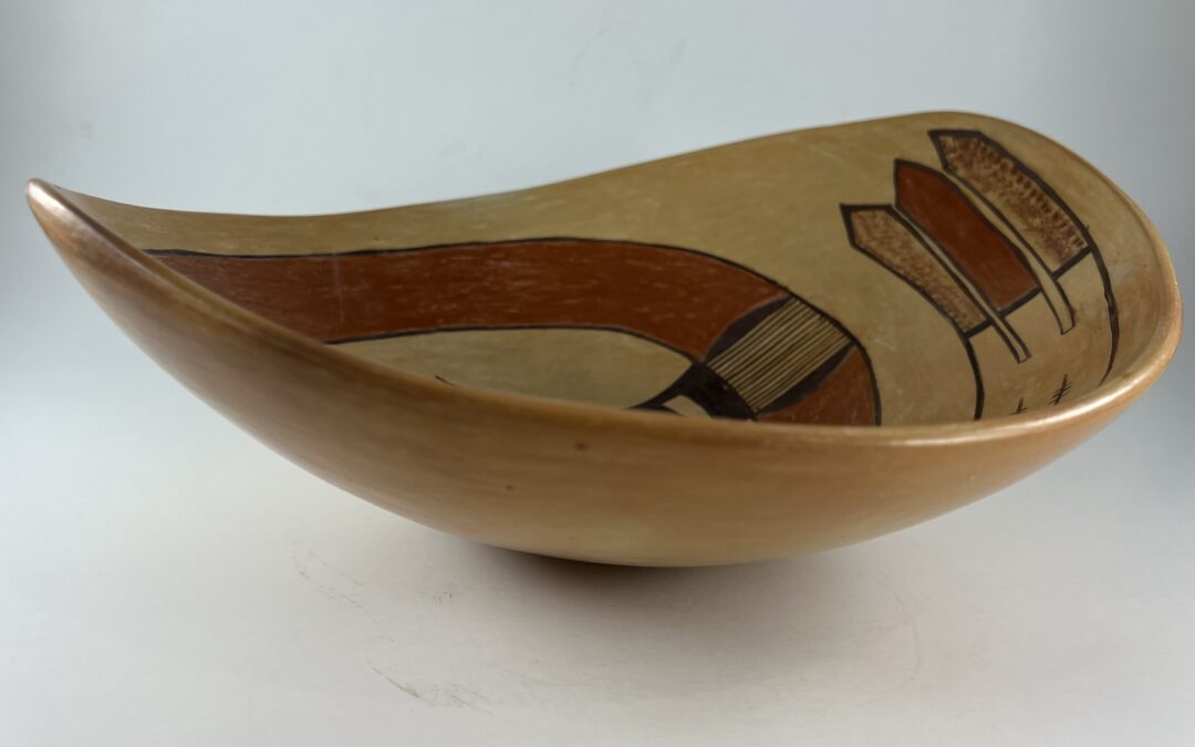 2024-03  Ellipsoid bowl with curvilinear avian design