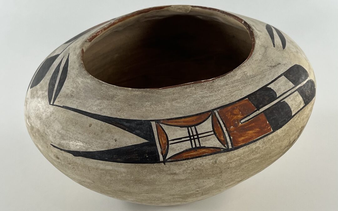 2025-05  Jar with window-pane and long-leaf design